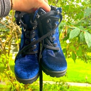 Joe boxer blue velvet boots
